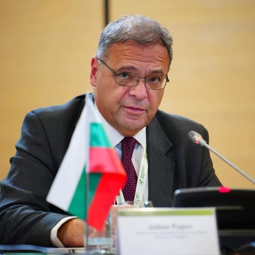 Julian Popov Profile Picture